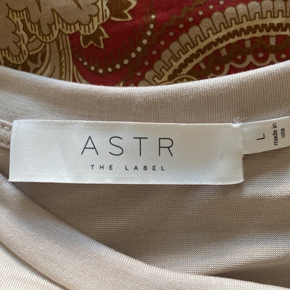 Tunic overlay, soft and buttery. - Picture 3 of 4